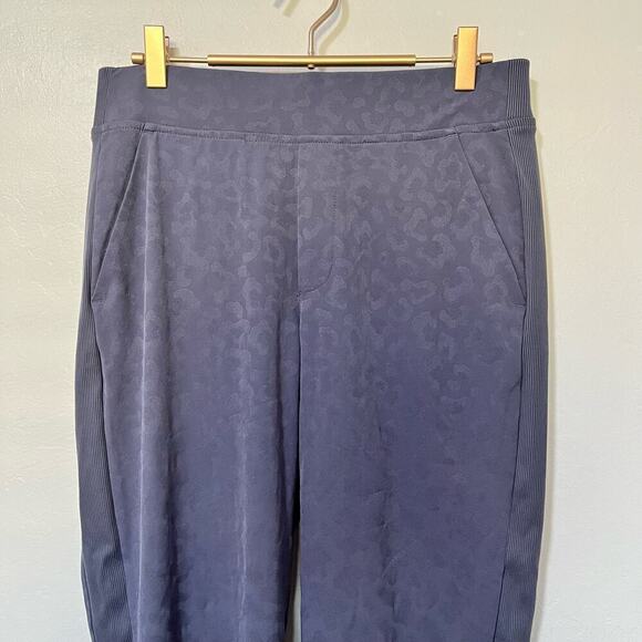 Athleta Brooklyn Textured Mid Rise Ankle Pants Size 6P Athletic Gym Athleisure - Picture 3 of 9